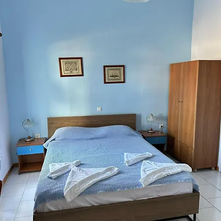 Апарт-отель Rena's Garden 3*