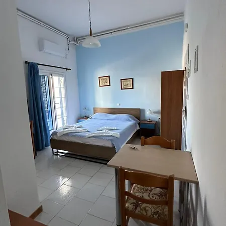 Rena's Garden Апарт-отель